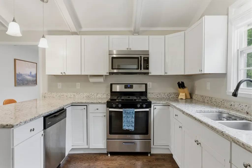 3037 Kings Lane Nashville TN 37218