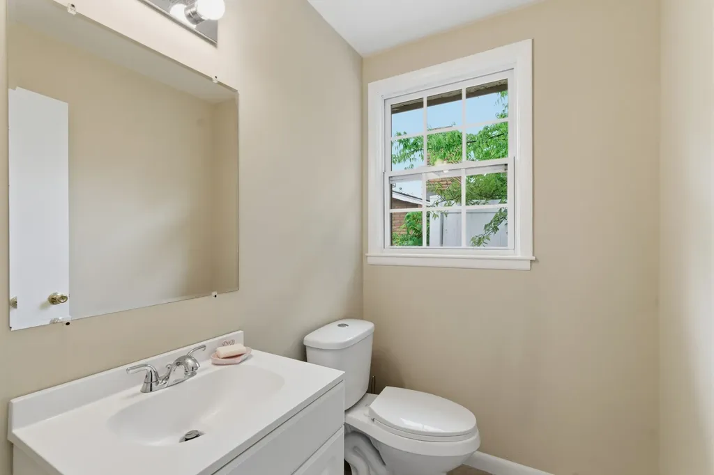 3037 Kings Lane Nashville TN 37218