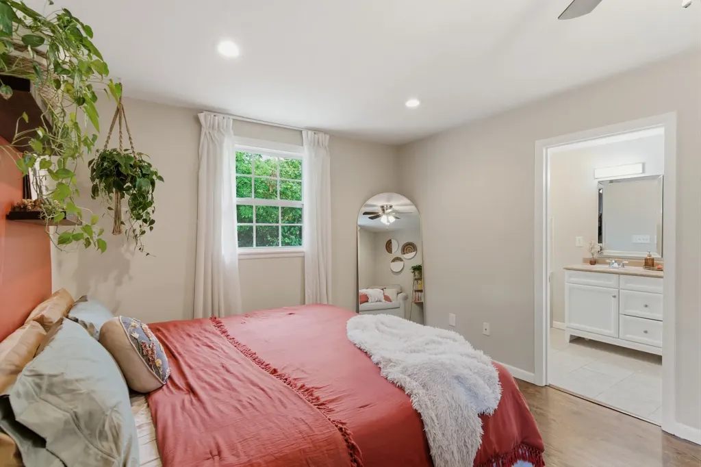 3037 Kings Lane Nashville TN 37218