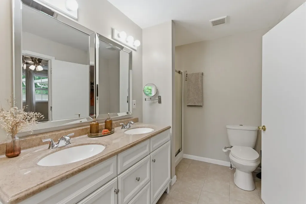 3037 Kings Lane Nashville TN 37218
