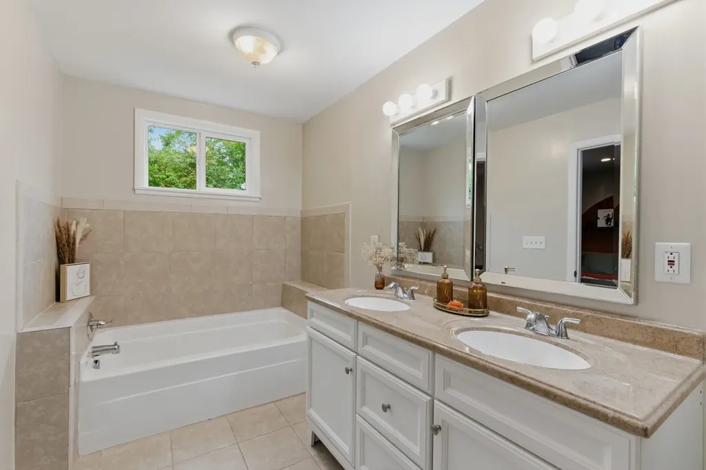 3037 Kings Lane Nashville TN 37218