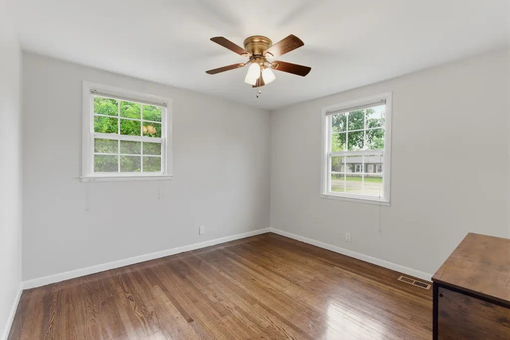 3037 Kings Lane Nashville TN 37218
