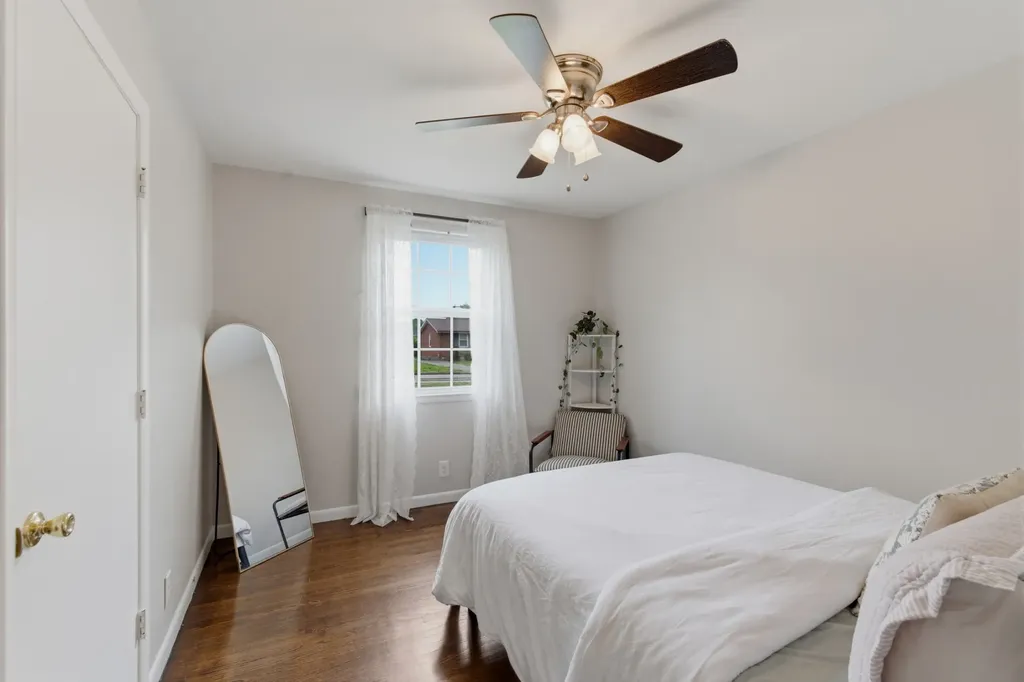 3037 Kings Lane Nashville TN 37218