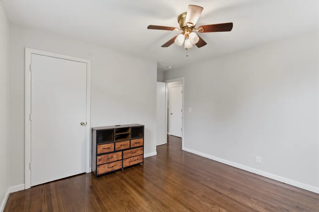 3037 Kings Lane Nashville TN 37218