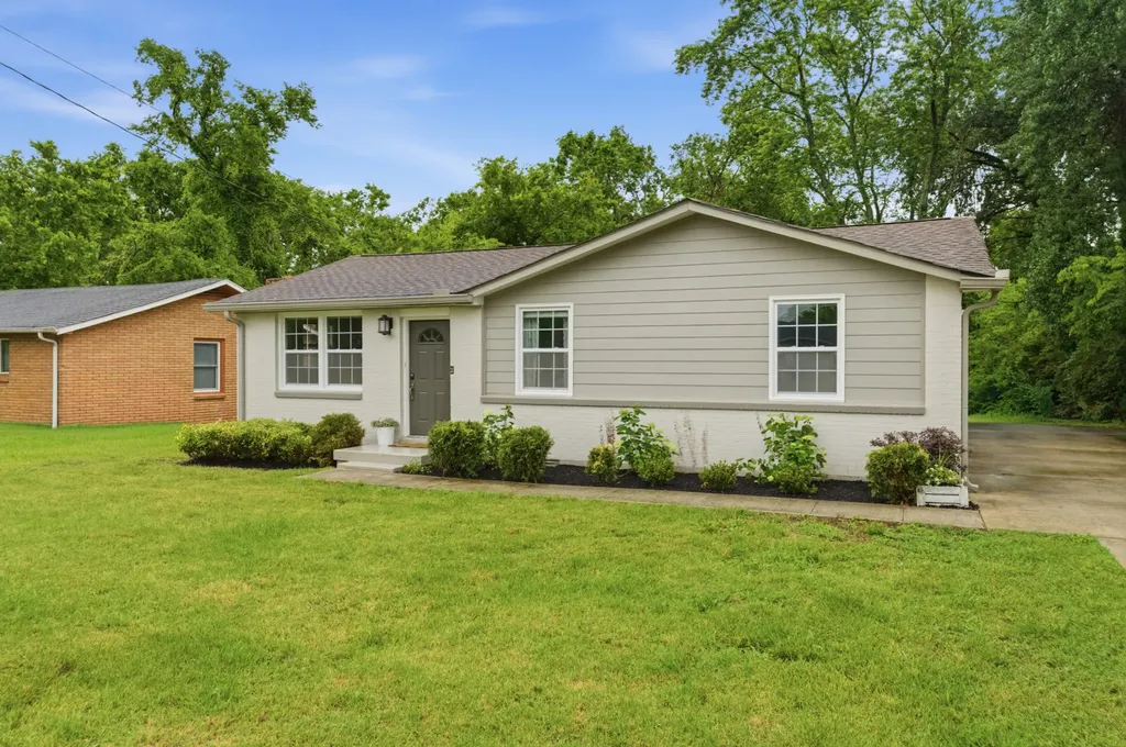 3037 Kings Lane Nashville TN 37218