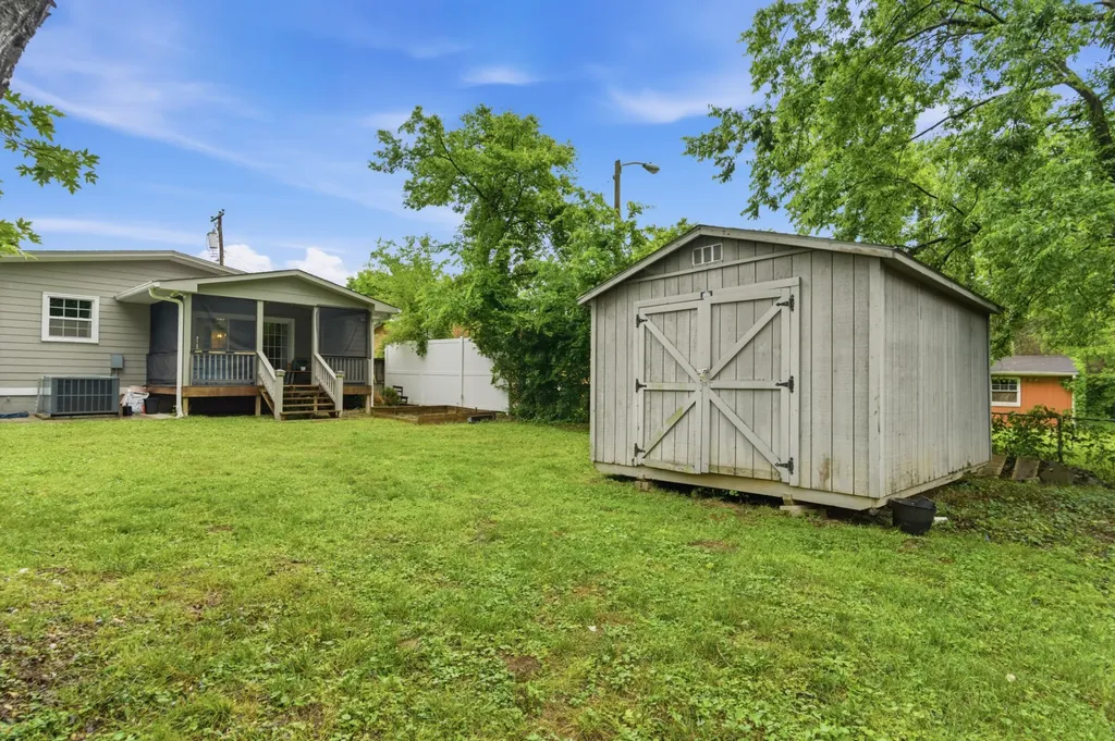 3037 Kings Lane Nashville TN 37218