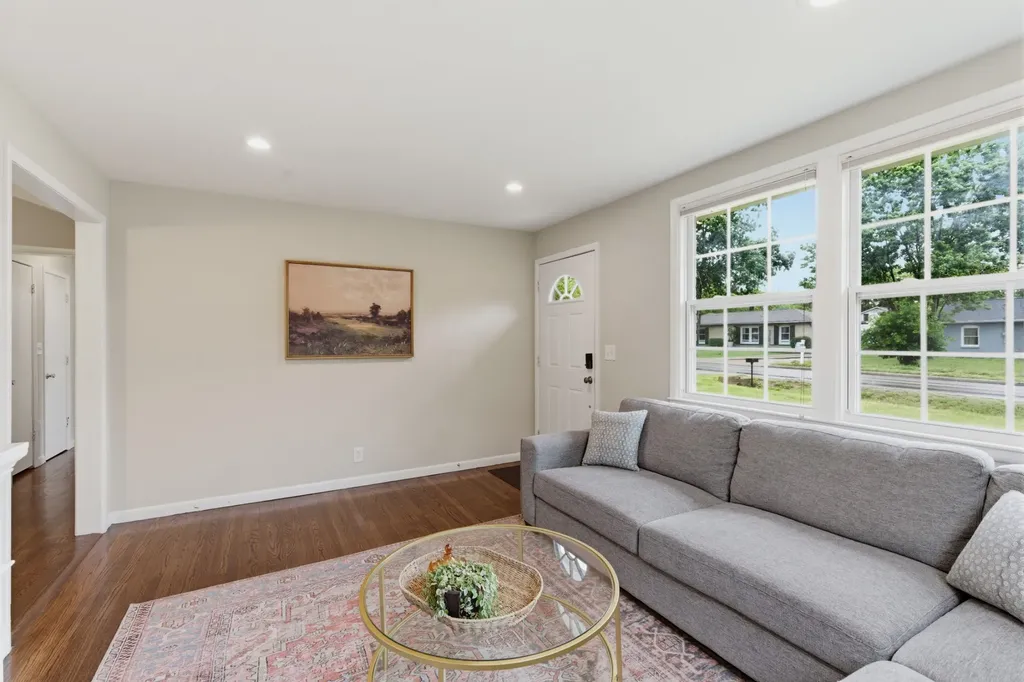 3037 Kings Lane Nashville TN 37218