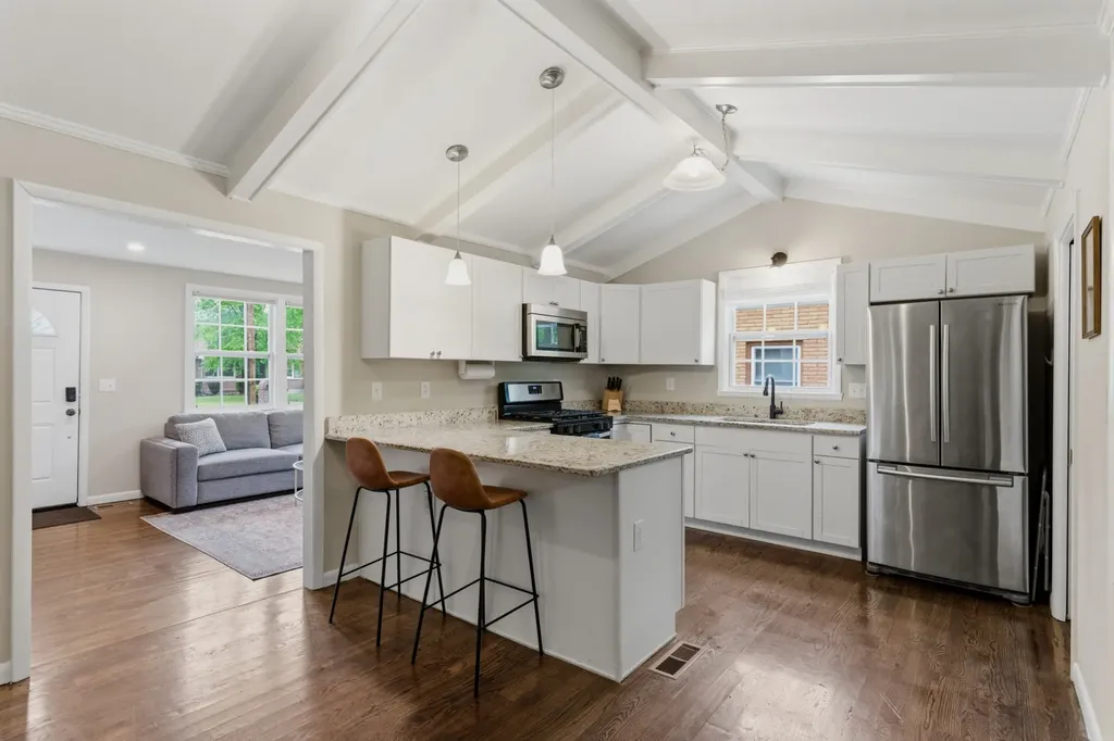 3037 Kings Lane Nashville TN 37218