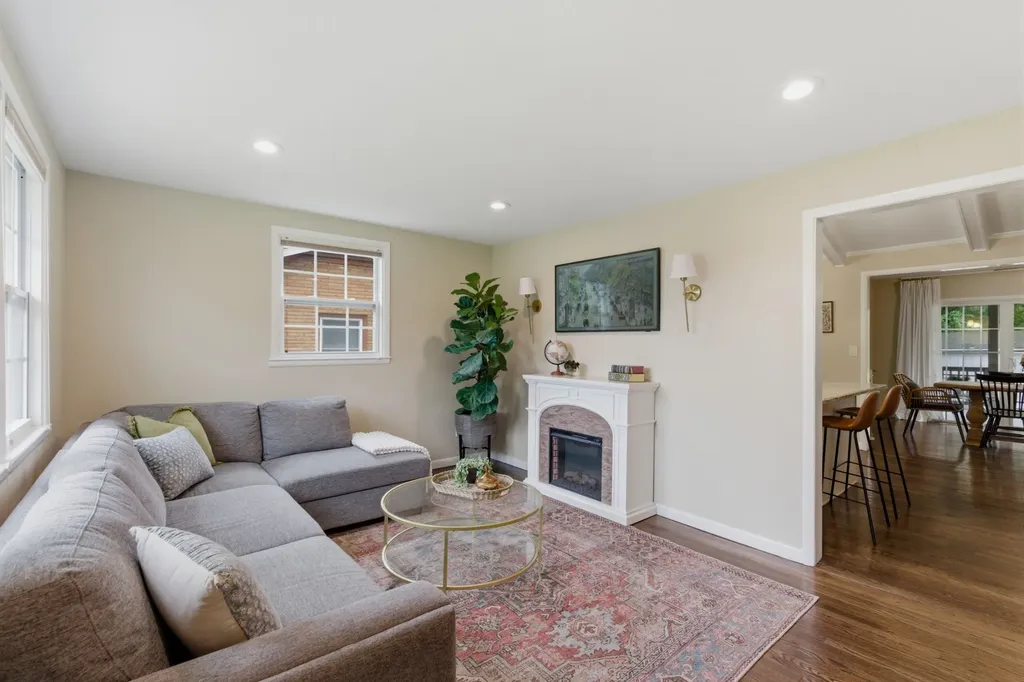 3037 Kings Lane Nashville TN 37218