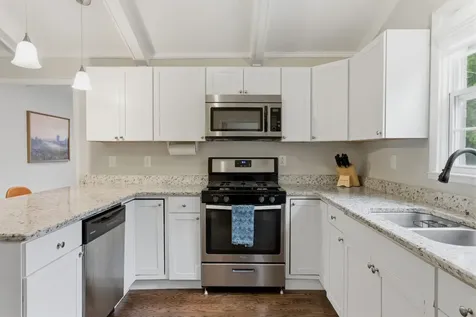 3037 Kings Lane Nashville TN 37218