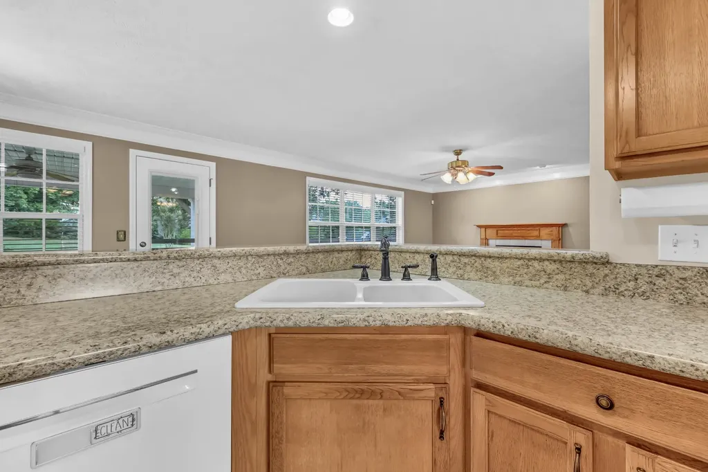 728 Winding Bluff Way Clarksville TN 37040