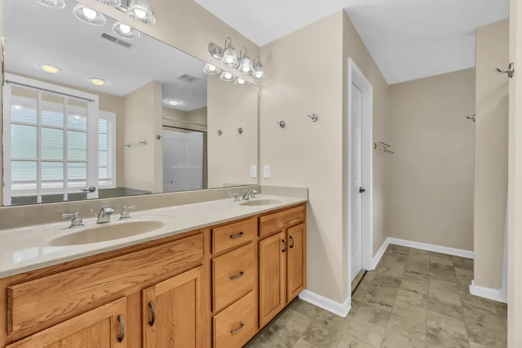 728 Winding Bluff Way Clarksville TN 37040