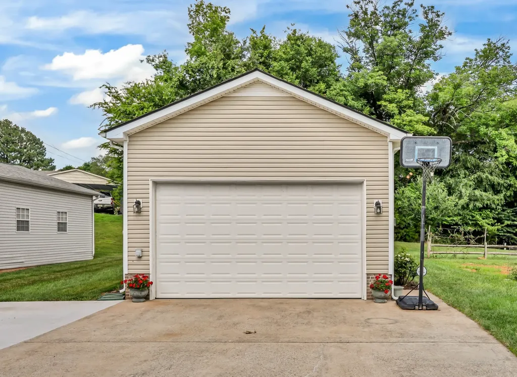 728 Winding Bluff Way Clarksville TN 37040