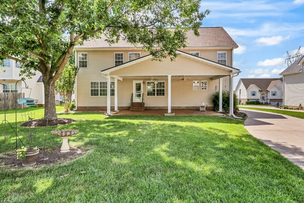 728 Winding Bluff Way Clarksville TN 37040