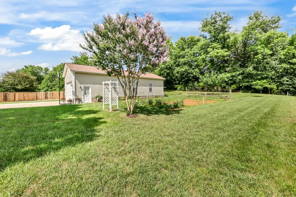 728 Winding Bluff Way Clarksville TN 37040