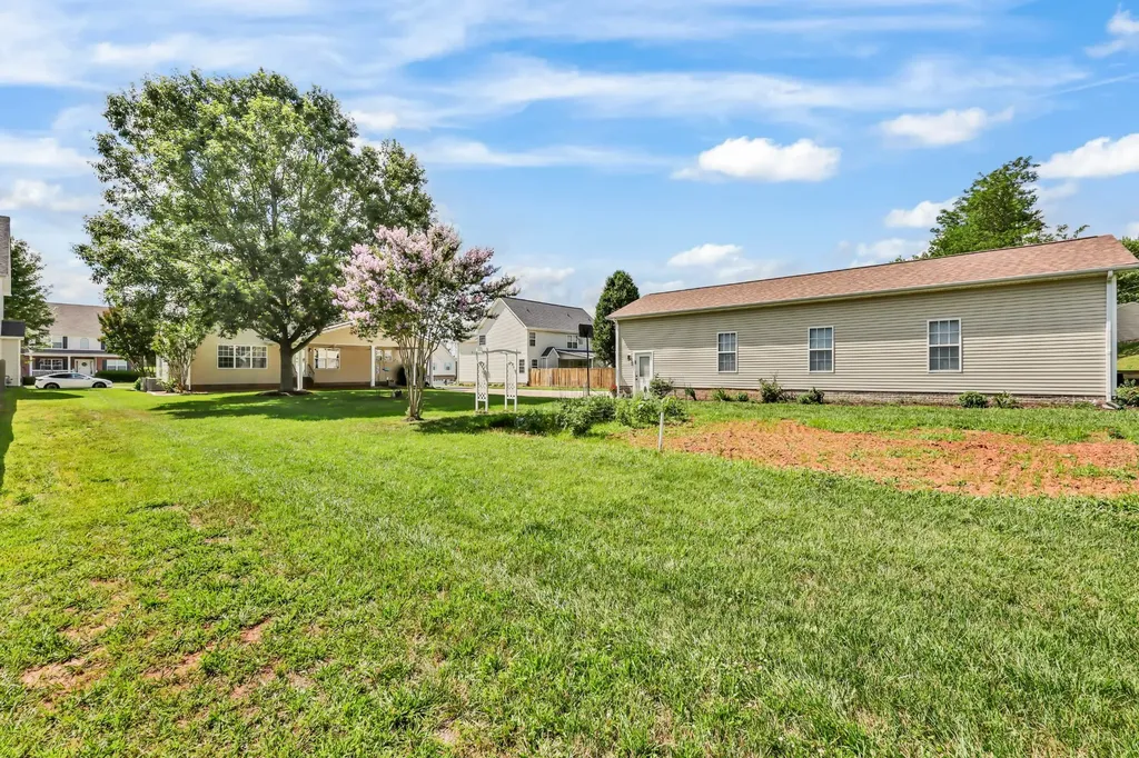 728 Winding Bluff Way Clarksville TN 37040