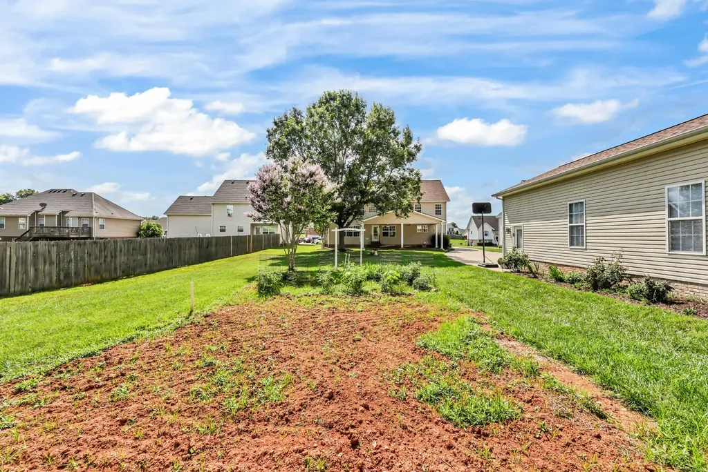 728 Winding Bluff Way Clarksville TN 37040