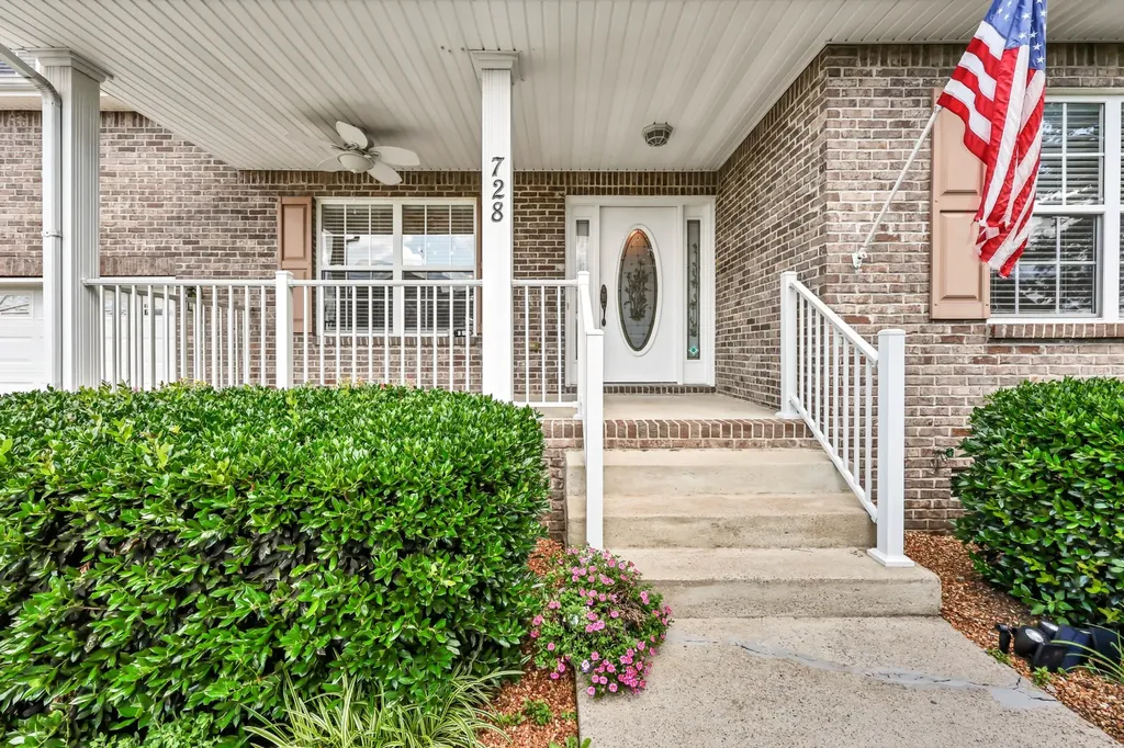 728 Winding Bluff Way Clarksville TN 37040