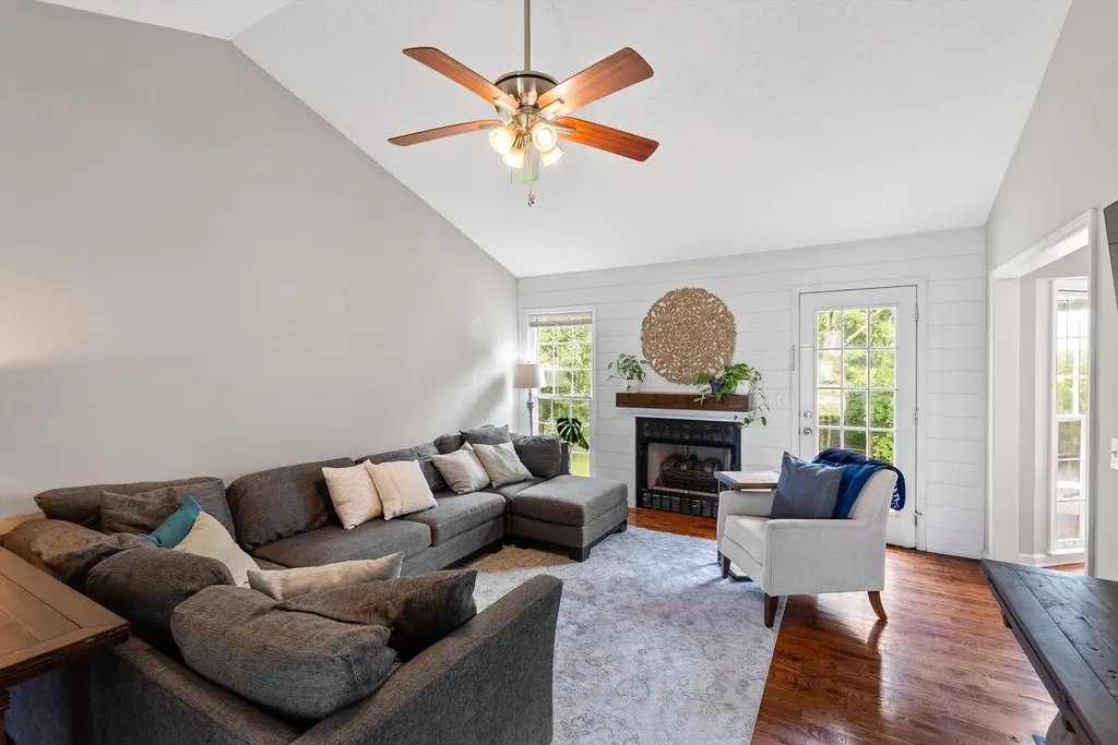 937 Harpeth Bend Drive Nashville TN 37221
