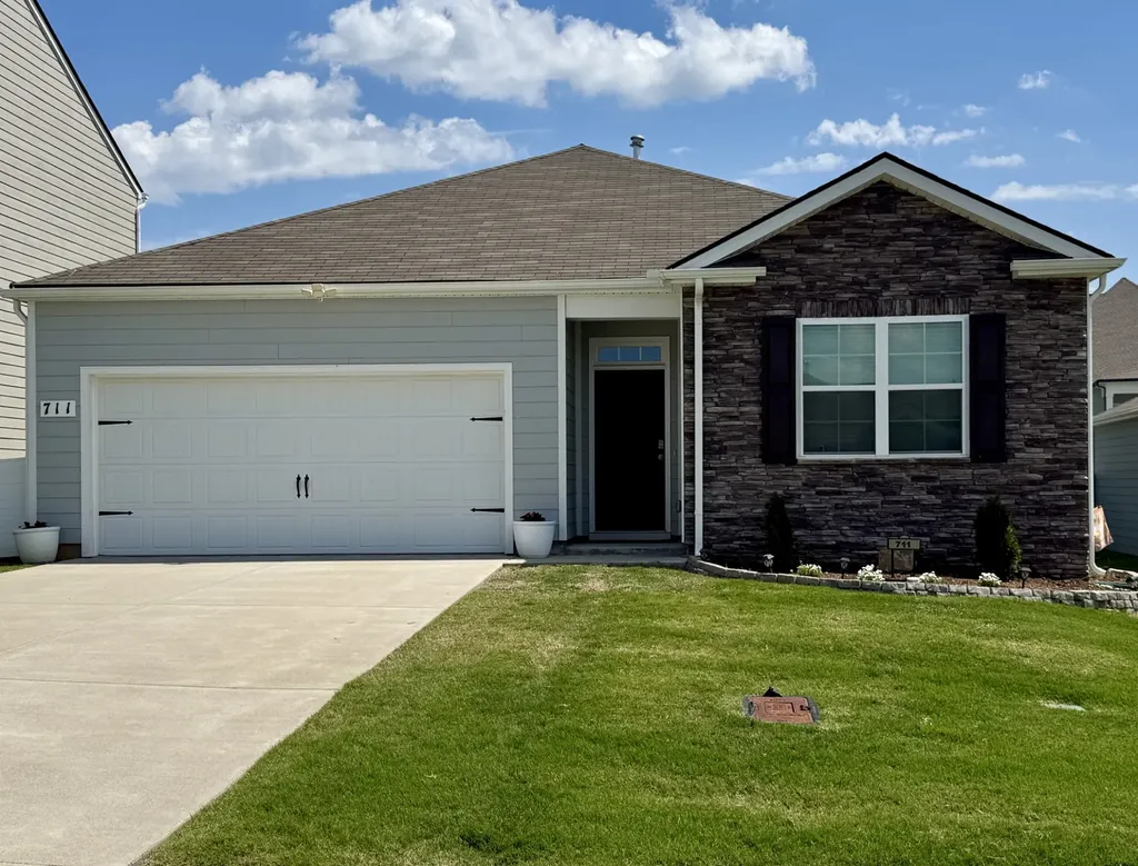 711 Pintail Point Lebanon TN 37090
