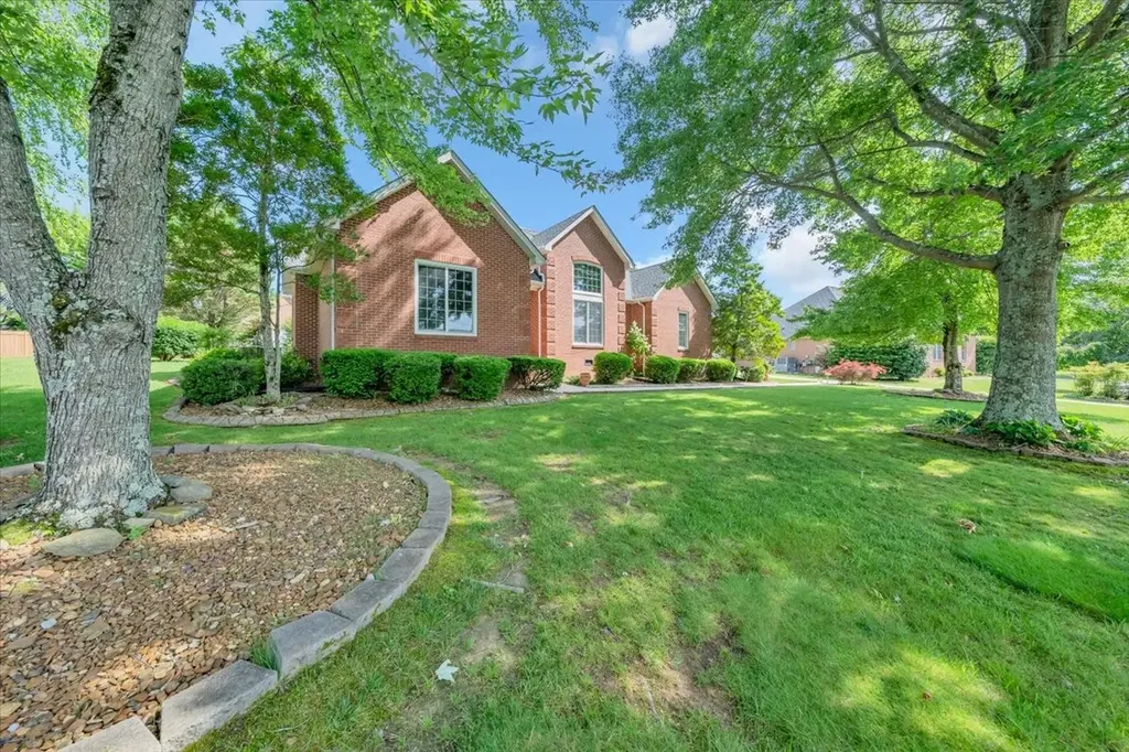 143 Hunters Ridge Drive Tullahoma TN 37388