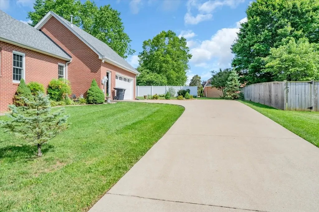 143 Hunters Ridge Drive Tullahoma TN 37388