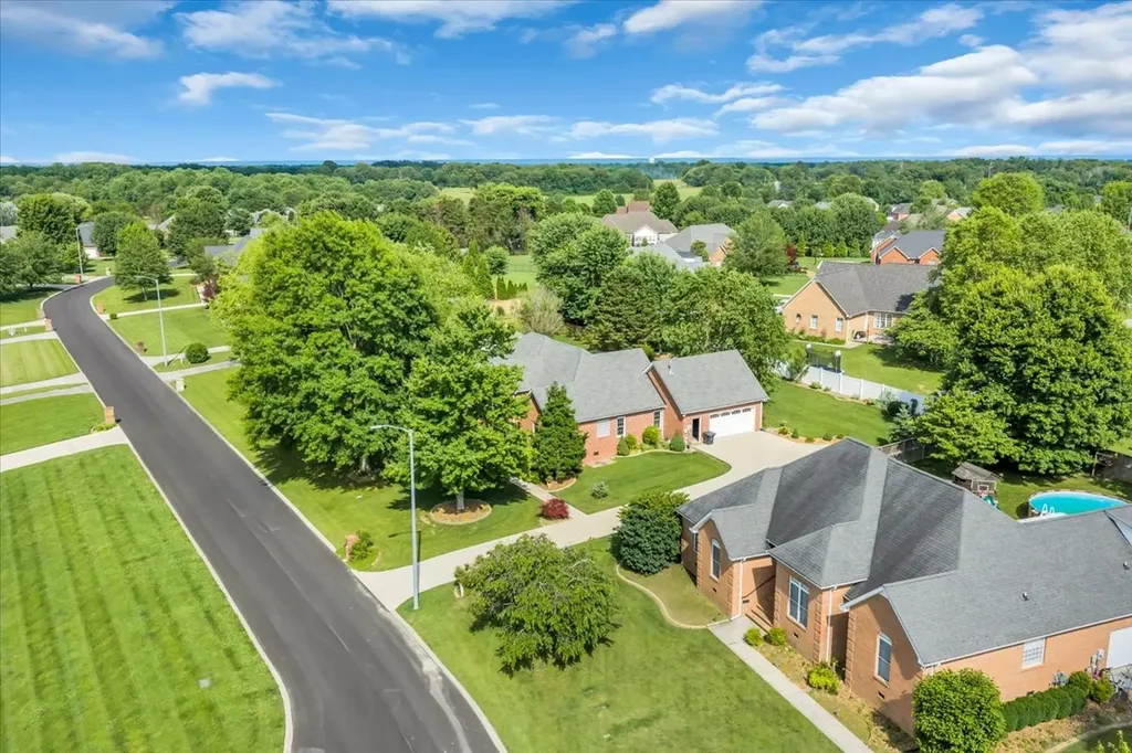 143 Hunters Ridge Drive Tullahoma TN 37388
