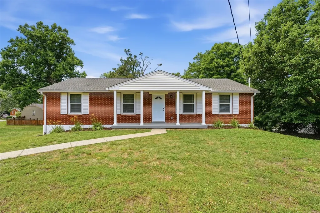 4703 Langston Drive Nashville TN 37211
