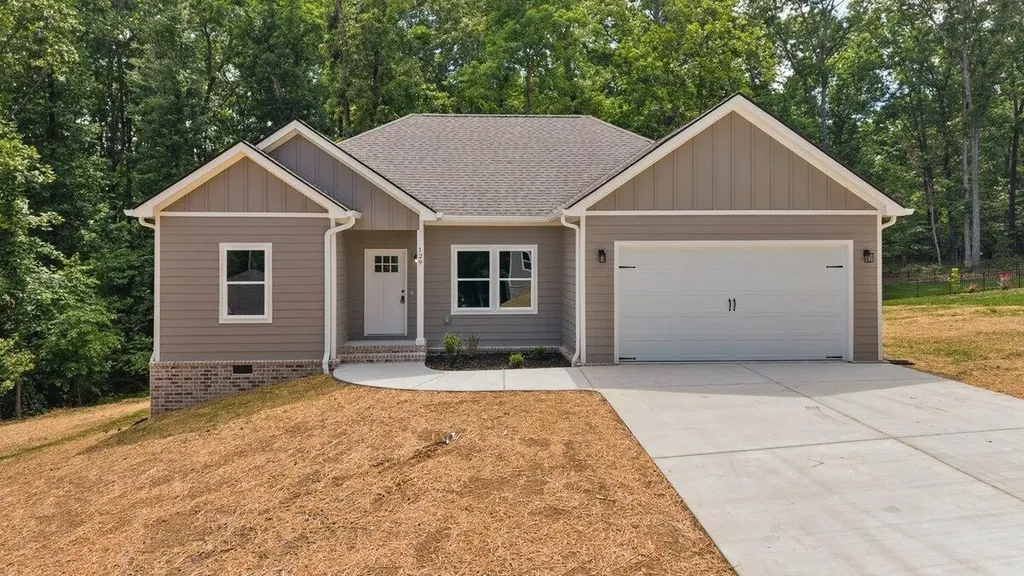129 County Road 155 Riceville TN 37370