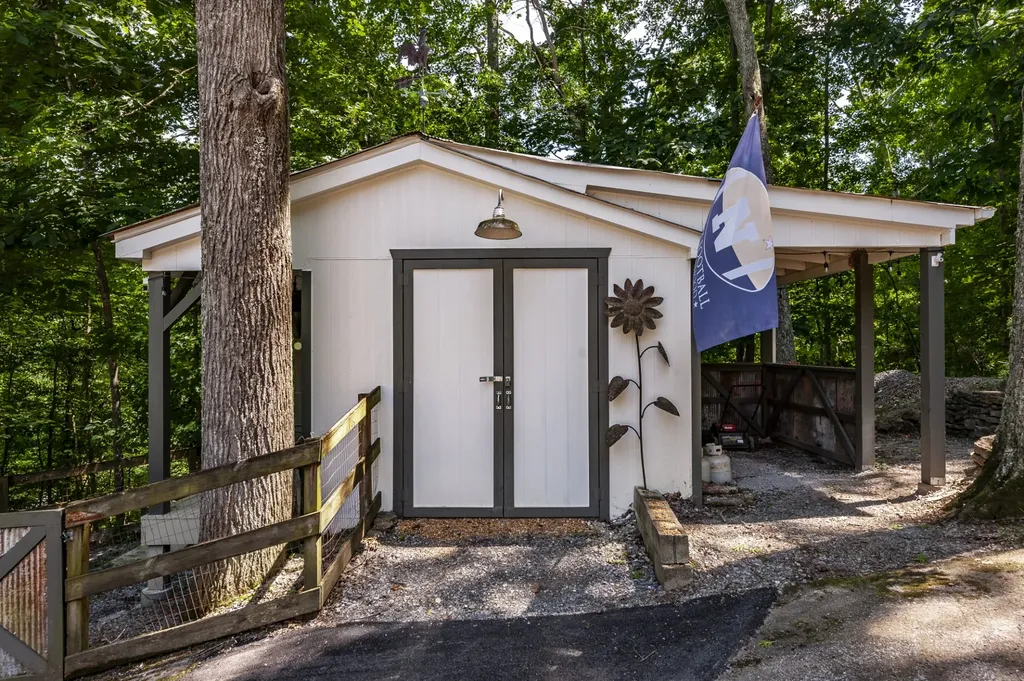 2875 Lower Walkers Creek Road Goodlettsville TN 37072