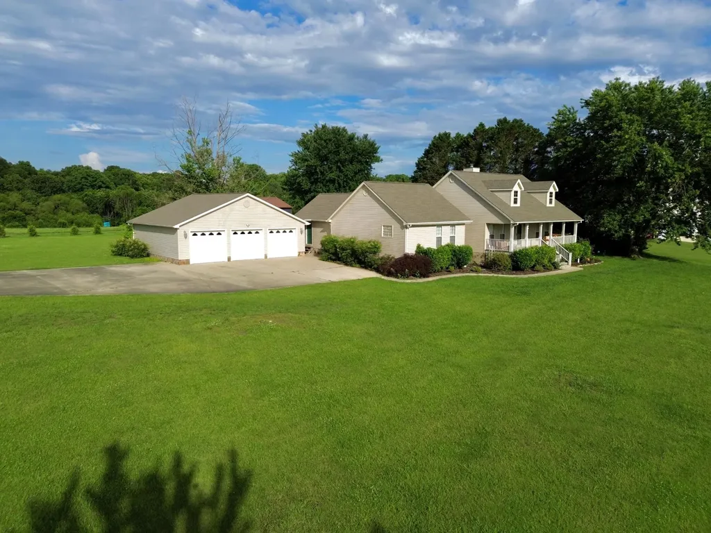 799 Riverbend Drive Dayton TN 37321