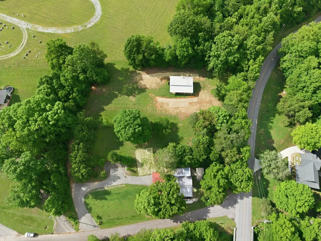 102 Rock Church Cemetery Road Charlotte TN 37036