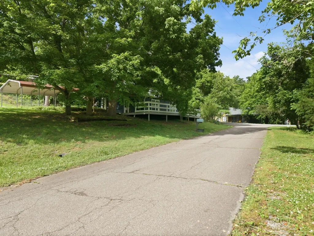102 Rock Church Cemetery Road Charlotte TN 37036