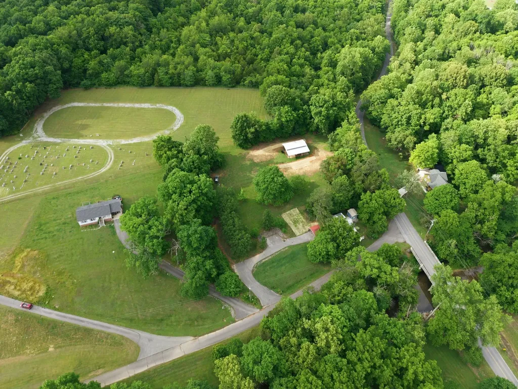 102 Rock Church Cemetery Road Charlotte TN 37036