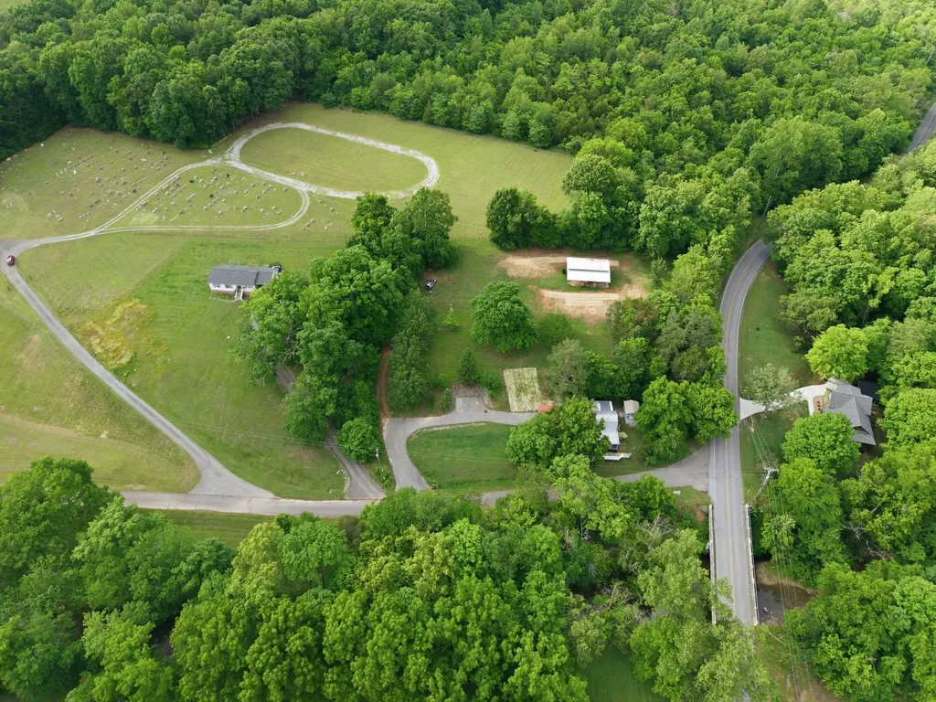 102 Rock Church Cemetery Road Charlotte TN 37036
