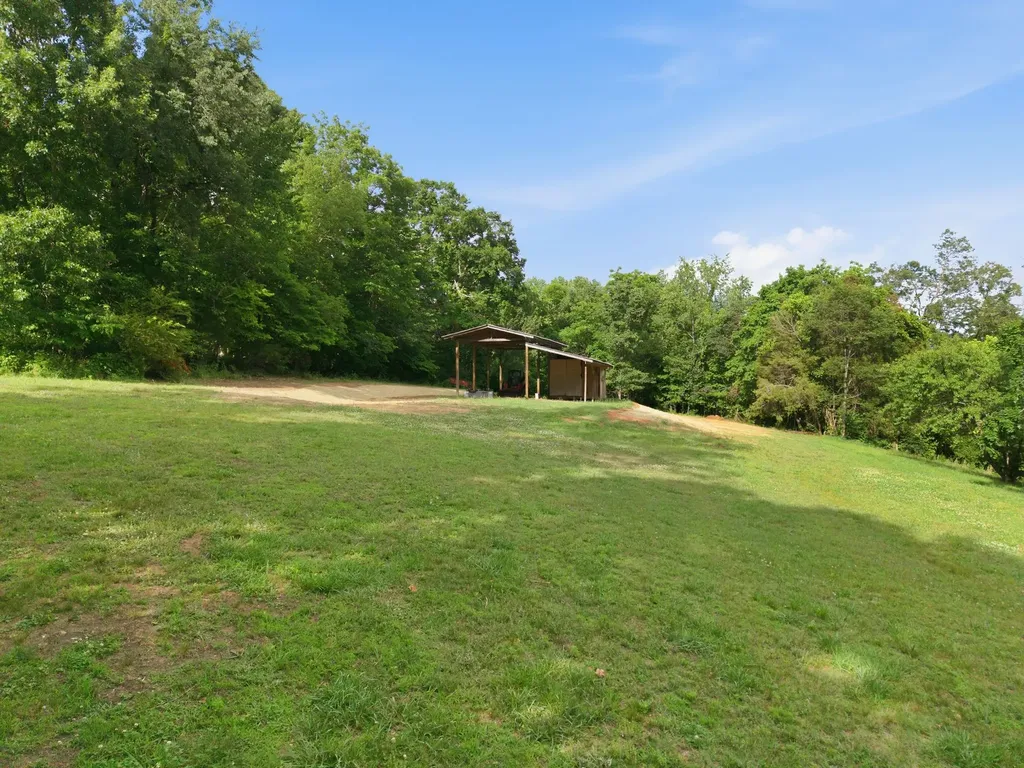 102 Rock Church Cemetery Road Charlotte TN 37036