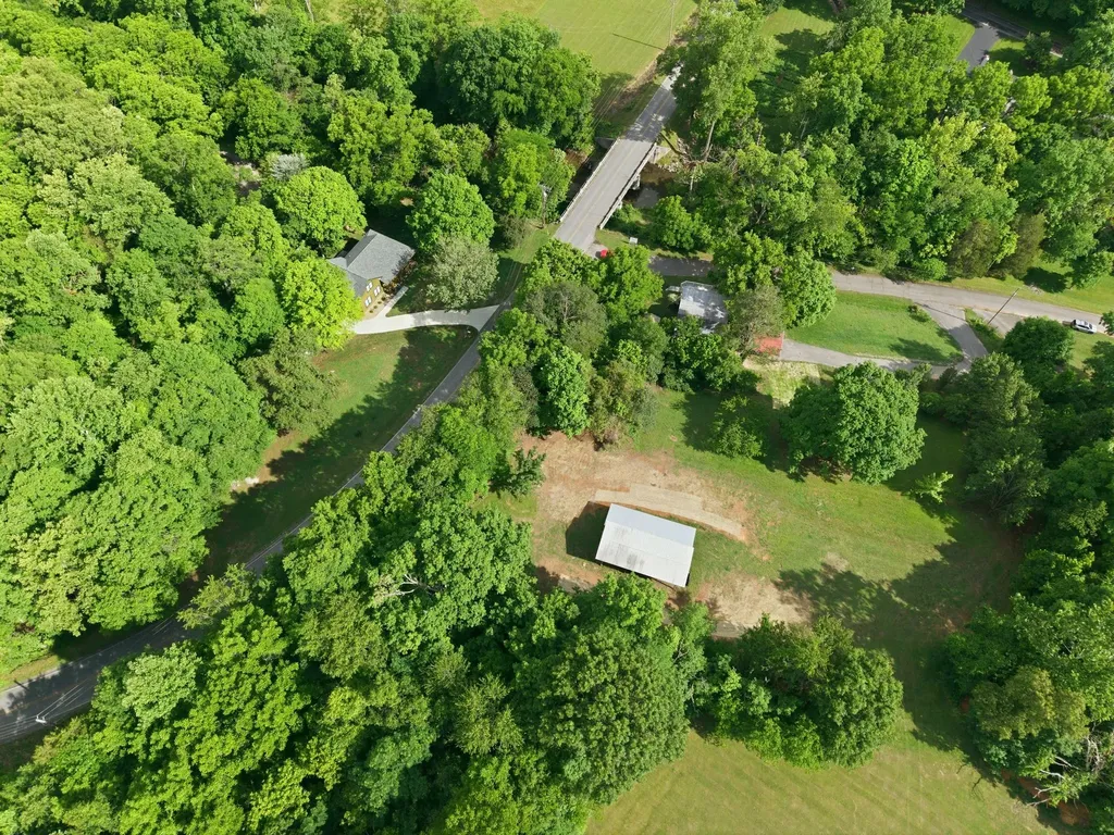 102 Rock Church Cemetery Road Charlotte TN 37036