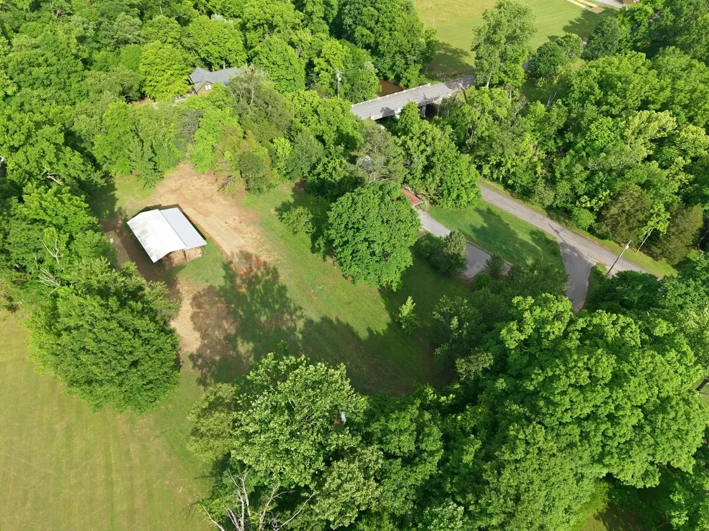 102 Rock Church Cemetery Road Charlotte TN 37036