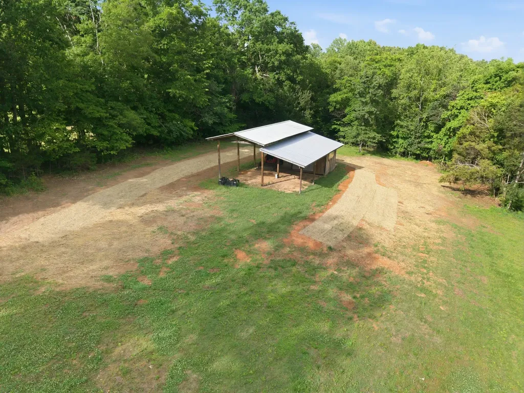 102 Rock Church Cemetery Road Charlotte TN 37036