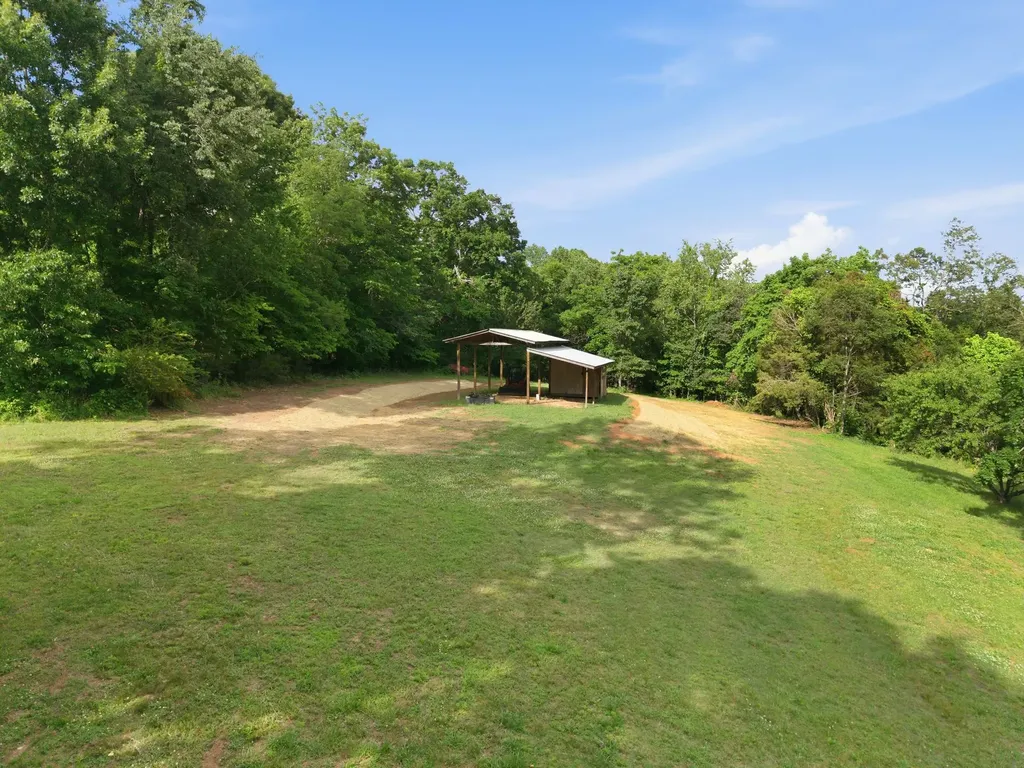 102 Rock Church Cemetery Road Charlotte TN 37036
