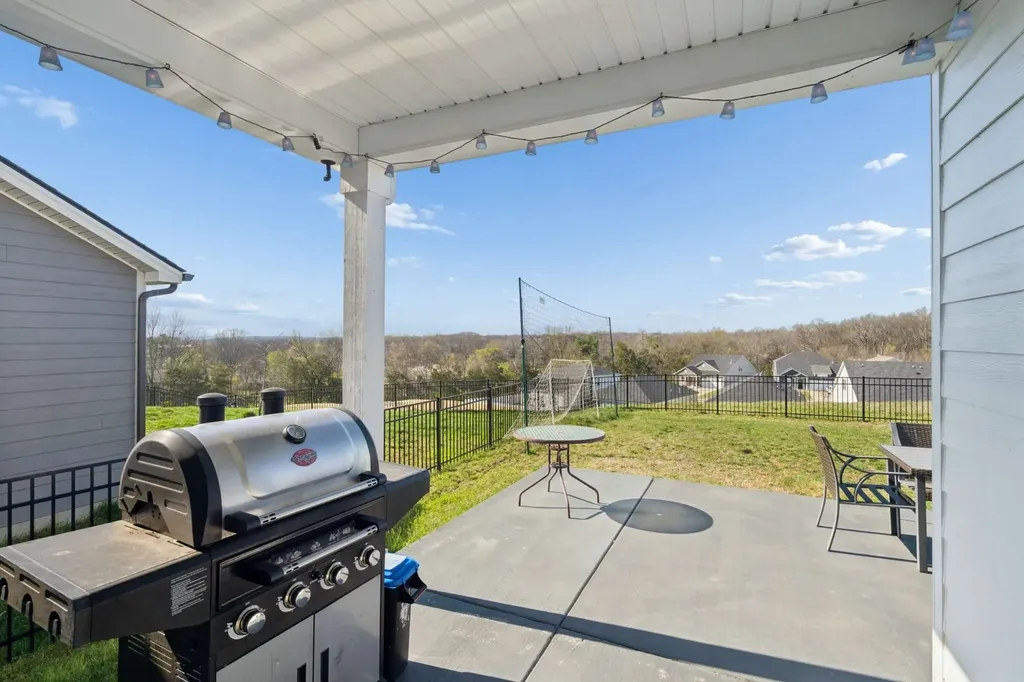 1237 Dutch Peak Lebanon TN 37090