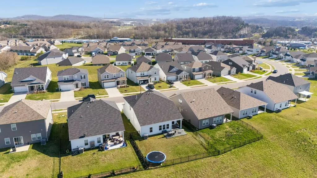1237 Dutch Peak Lebanon TN 37090