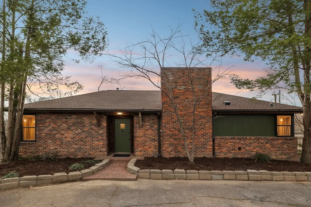 2224 Crestline Drive Nashville TN 37214