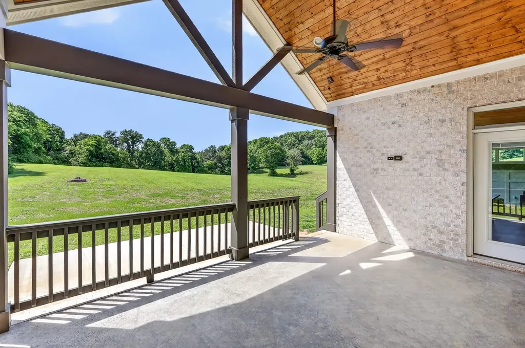 1176 Iron Bridge Road Columbia TN 38401