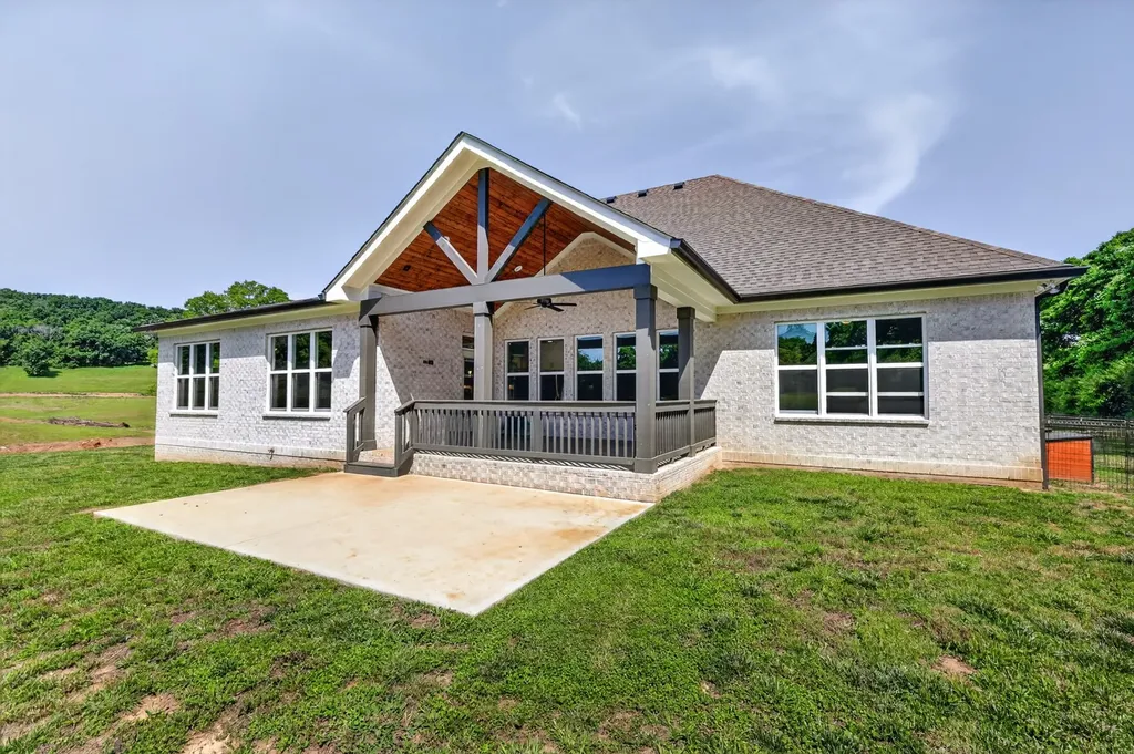1176 Iron Bridge Road Columbia TN 38401