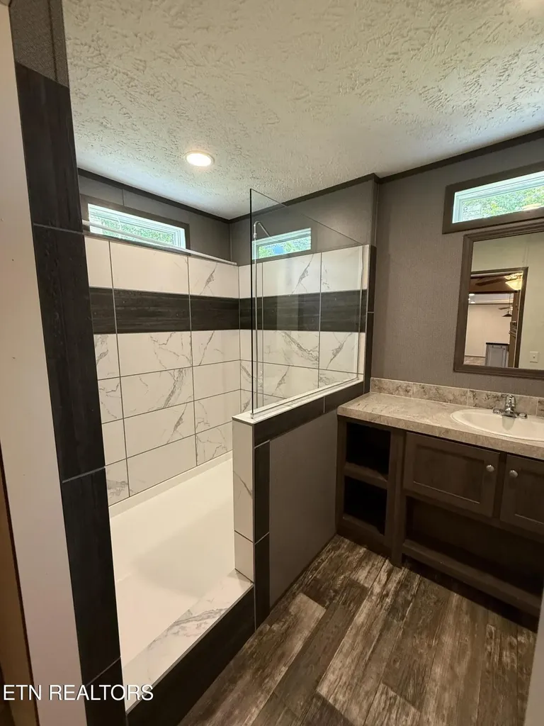 1366 Pearl Hinds Road Jamestown TN 38556