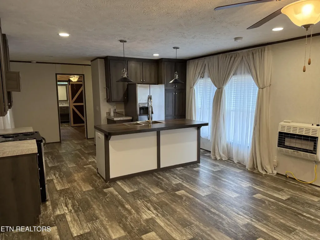 1366 Pearl Hinds Road Jamestown TN 38556