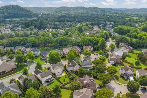 7020 Bridgeport Drive Nashville TN 37221
