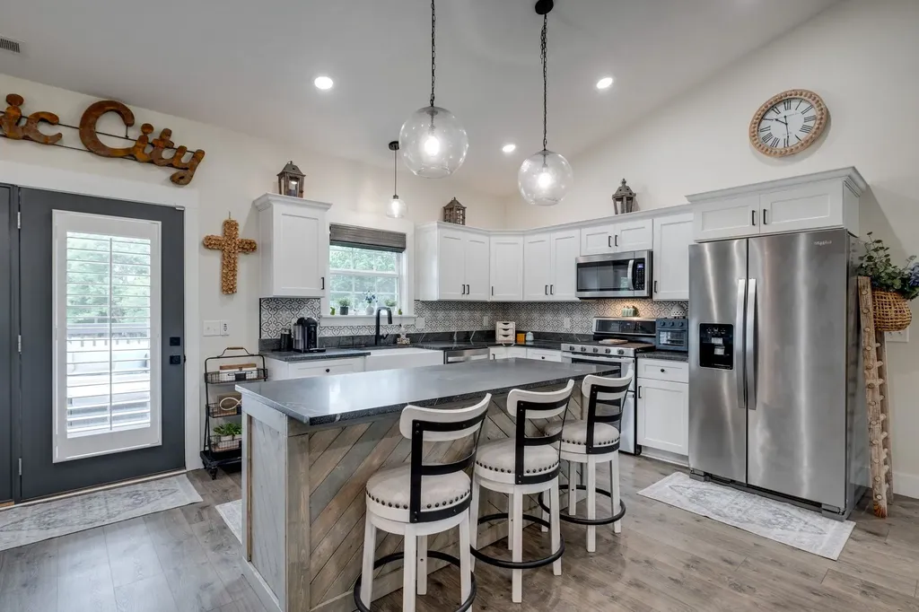 242 Plunkett Creek Road Gordonsville TN 38563