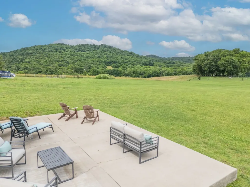 242 Plunkett Creek Road Gordonsville TN 38563